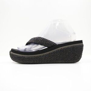 Volatile Island Black Faux-Leather Platform 3" Wedge Heel Thong Sandals - 8